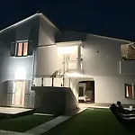 Apartment Soline Ada Pjescana Uvala
